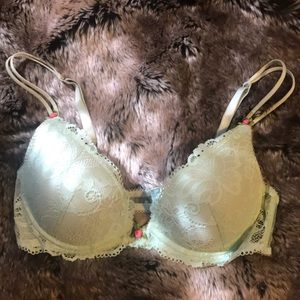 Lightly lined butterfly lace bra